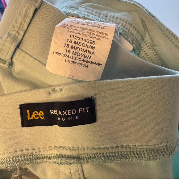 Lee Flex-to-go Mid-rise Seamed Cargo Shorts Sea Green - Picture 5 of 5